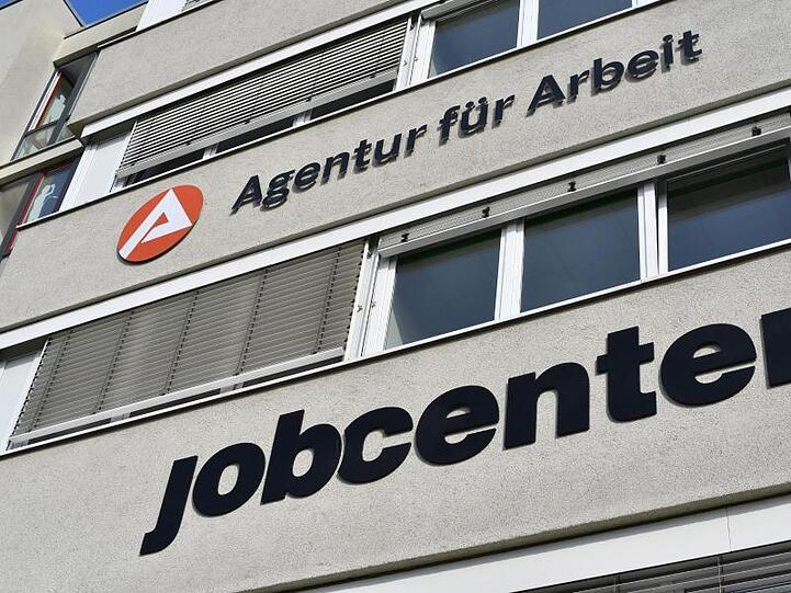 Jobcenter haben steigende Personalkosten.