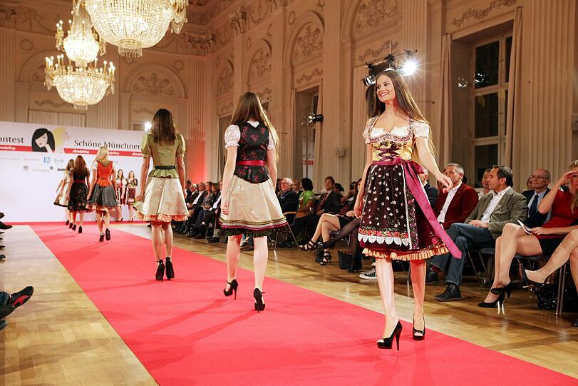 Der AZ-Modelcontest 2013 ist zu Ende. Die Siegerin heißt Marie Scherbinek &mdash; und die 17-Jährige kann ihr Glück immer noch nicht fassen. Wir zeigen die besten Bilder vom Finale in der Residenz.