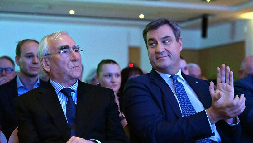 Ein Spaß von Theo Waigel über Söders Aktivität in den sozialen Netzwerken soll Bayerns Ministerpräsident zum Schmunzeln gebracht haben. (Archivbild)
