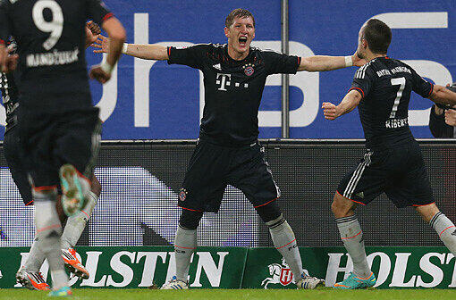 Bastian Schweinsteiger brachte die Gäste vor 57.000 Zuschauern in der ausverkauften Arena in der 39. Minute nach Vorarbeit von Toni Kroos in Führung.