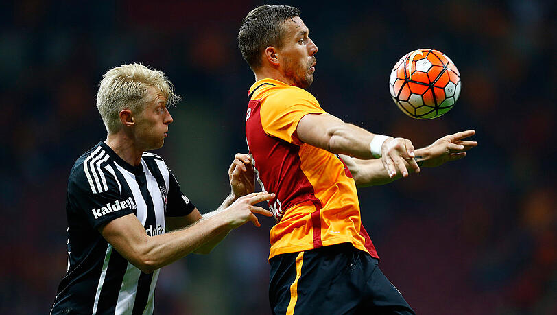 Lukas Podolski hat mehrere Angebote aus China vorliegen. Lukas Podolski hat mehrere Angebote aus China vorliegen.