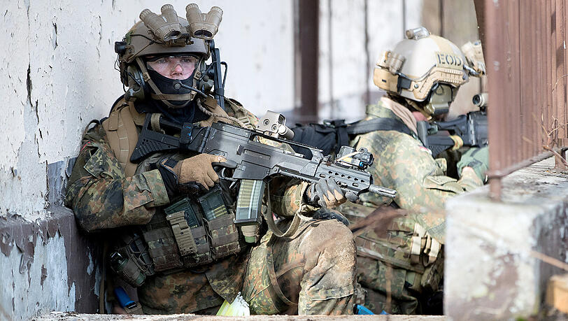 Werden beim Kommando Spezialkräfte bizarre Rituale gefeiert? Werden beim Kommando Spezialkräfte bizarre Rituale gefeiert?