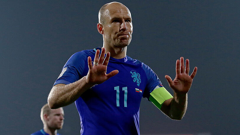 Bayern-Star Arjen Robben will die niederländische Nationalelf in der aktuellen Krise nicht allein lassen.