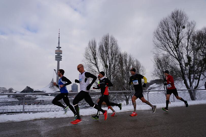 Winterlauf im Olympiapark. Hier gibt's die Bilder.