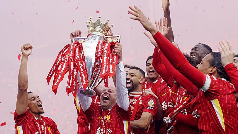 Liverpool feiert den Titel.
