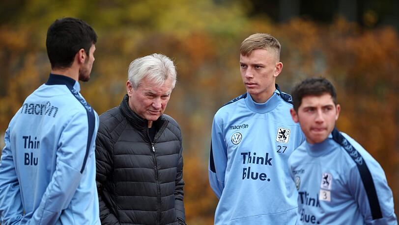 Pieksen und laufen: Die Spieler des TSV 1860 beim Laktattest am Olympiagelände. Klicken Sie sich durch die Bilder. Pieksen und laufen: Die Spieler des TSV 1860 beim Laktattest am Olympiagelände. Klicken Sie sich durch die Bilder.