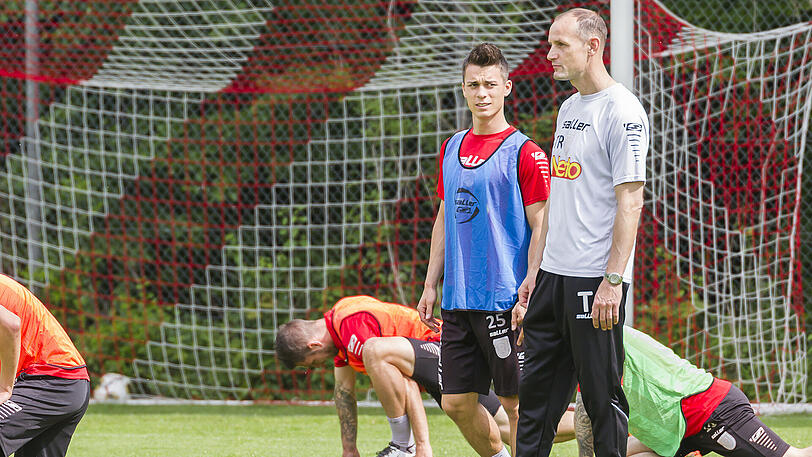 Voller Vorfreude auf das Hinspiel: Erik Thommy und Trainer Heiko Herrlich.