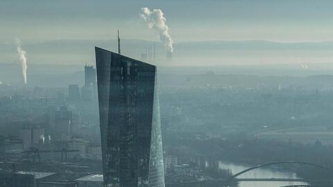 Die EZB schließt angesichts wachsender Konjunkturrisiken eine Zinserhöhung bis mindestens Mitte 2020 aus.
