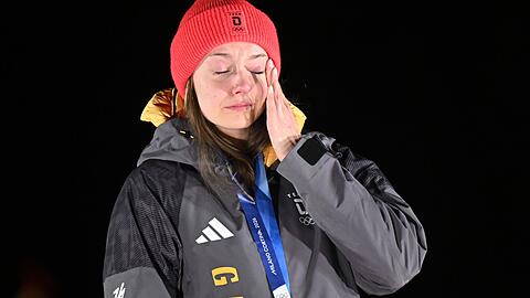 Bei der Siegerehrung k&auml;mpfte Laura Nolte mit Tr&auml;nen der Entt&auml;uschung.