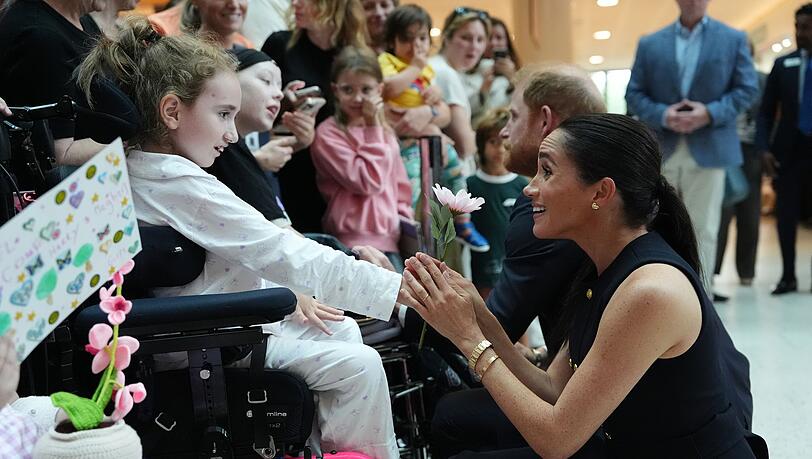 Meghan und Harry besuchten Patienten einer Kinderklinik und deren Angeh&ouml;rige.