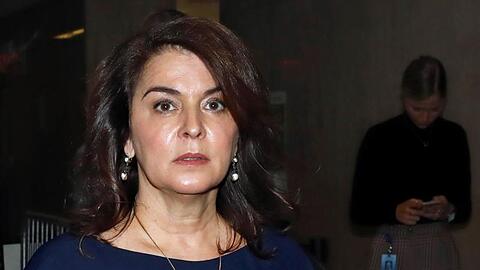 Annabella Sciorra kommt am Gericht an.