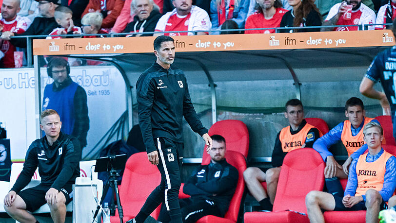 Gibt seinem Offensiv-Star Kevin Volland eine Pause: Coach Patrick Gl&ouml;ckner.