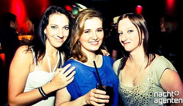 6 Jahre Privilege-Clubbing in der Klangwelt (Samstag 26.11. 2011). Noch mehr Fotos sehen sie unter: www.nachtagenten.de.