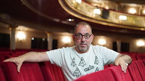 Der Intendant und Regisseur Barrie Koskys.