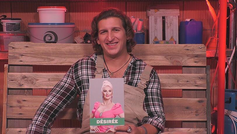 Erik Satansbratan wird von Désirée Nick auf die Exit-Liste gesetzt. Erik Satansbratan wird von Désirée Nick auf die Exit-Liste gesetzt.