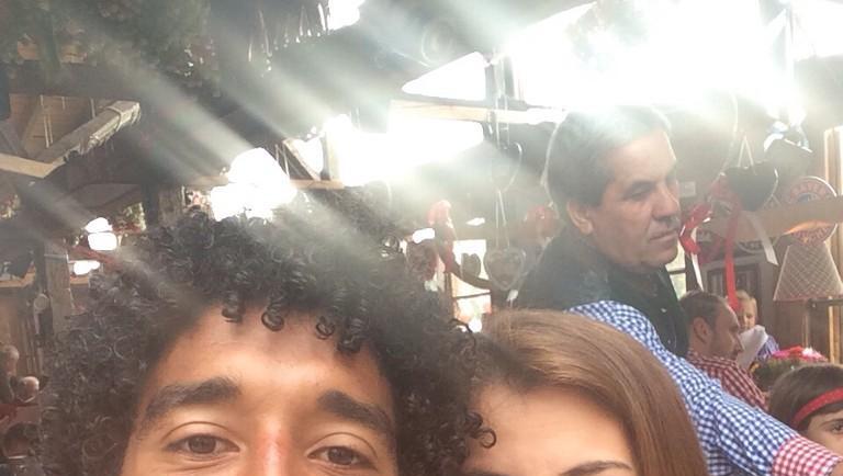 Brasil meets Bavaria! Dante und Ehefrau Jocelina Costa Santos in der Käfer Schänke.