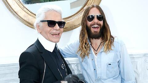 Karl Lagerfeld bei einem Auftritt mit Jared Leto (l.).