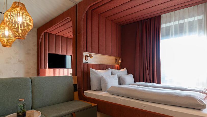 Zum Einkuscheln: So sieht es in einem Doppelzimmer (Kategorie Tiny House) aus.