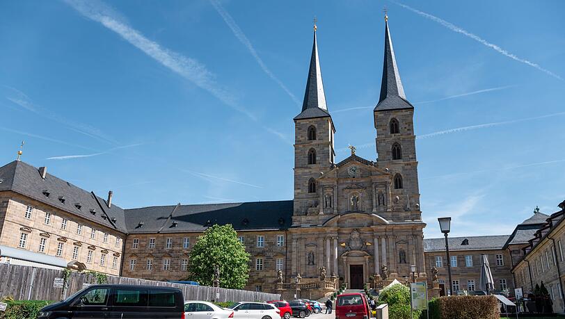 Die Kirche St. Michael ist eine beliebte Touristenattraktion in der Welterbe-Stadt Bamberg.