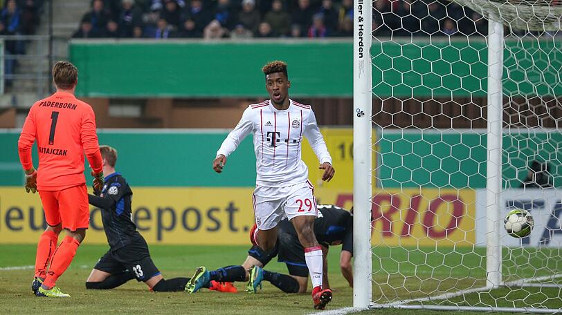 Zur Stelle, ganz schnelle: Bayern-Stürmer Kingsley Coman (Mitte) erzielt in der 19. Spielminute das 1:0 im Pokalviertelfinale beim SC Paderborn - Endstand: 6:0!