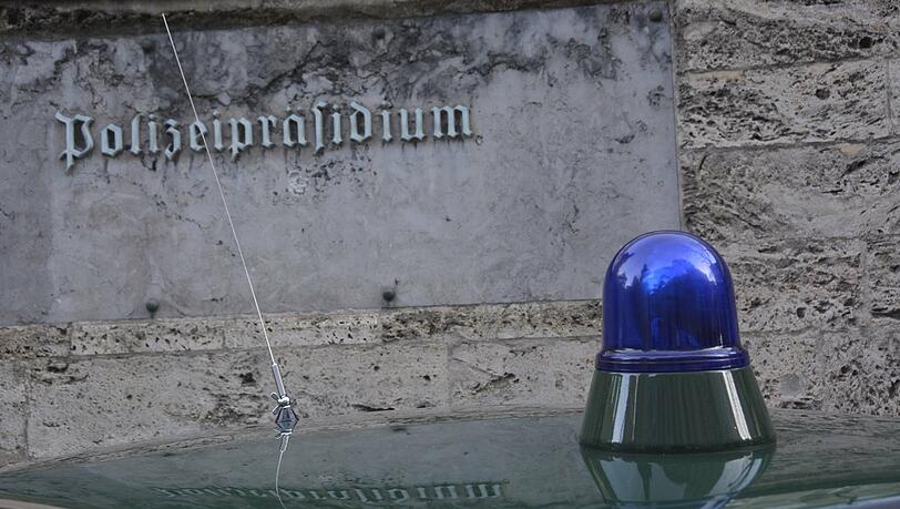 Nach Angaben der Staatsanwaltschaft, die die Ermittlungen gemeinsam mit dem Bayerischen Landeskriminalamt (LKA) führt, lauten die zentralen Vorwürfe: Verstöße gegen das Betäubungsmittelgesetz und gegen das Anti-Dopinggesetz. Nach Angaben der Staatsanwaltschaft, die die Ermittlungen gemeinsam mit dem Bayerischen Landeskriminalamt (LKA) führt, lauten die zentralen Vorwürfe: Verstöße gegen das Betäubungsmittelgesetz und gegen das Anti-Dopinggesetz.