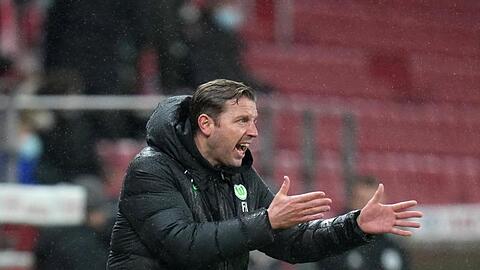 Stand mit Wolfsburg in Mainz sprichwörtlich im Regen: VfL-Cooach Florian Kohfeldt.
