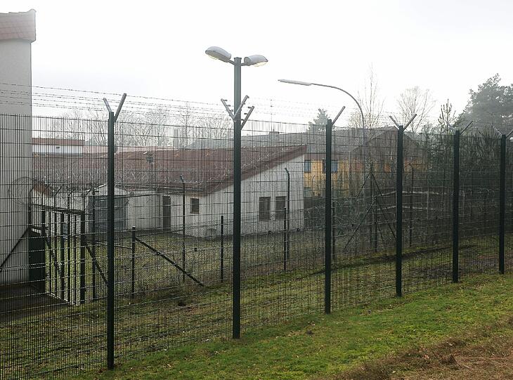 Aus diesem Maßregelvollzugs-Zentrum in Brauel sind die fünf Männer ausgebrochen.