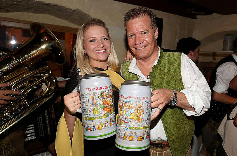 Andreas Steinfatt und das Münchner Kindl Viktoria Ostler.