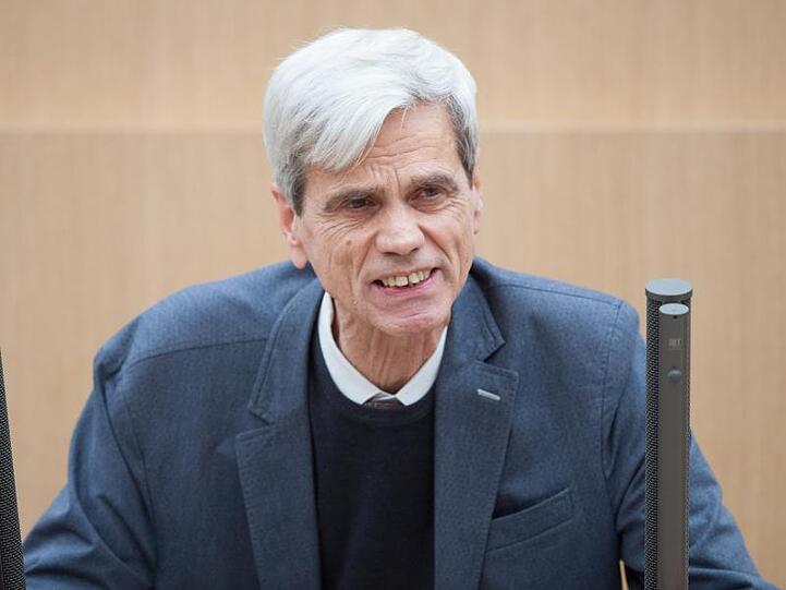 Hält rechtsextremistischen Terror für einen "Vogelschiss": Der AfD-Politiker Wolfgang Gedeon im baden-württembergischen Landtag.