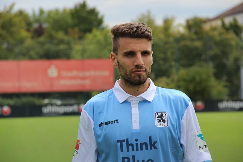 Valdet Rama &ndash; Note 5 - Nach einer halben Stunde bekam er Gelb. Da merkte man erst, dass Rama überhaupt auf dem Platz stand. Tauchte das nächste Mal auf, als er zum 1:3 traf. Danach: nichts mehr.