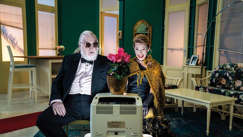 Leslie Malton und Felix von Manteuffel in "Ein Oscar für Emily" in der Komödie im Bayerischen Hof.