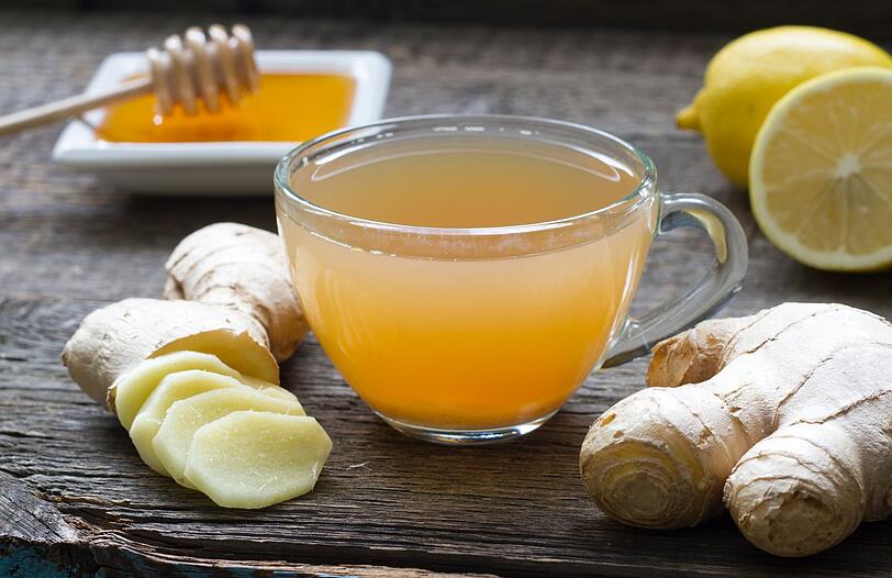 Schon im Herbst wird es k&uuml;hler und viele k&auml;mpfen mit Erk&auml;ltungen oder grippalen Infekten. Unser n&auml;chstes Herbstgetr&auml;nk ist nicht nur super lecker, sondern st&auml;rkt auch das Immunsystem - perfekt f&uuml;r die kalte Jahreszeit. F&uuml;r eine gesunde Switchel brauchen Sie nur vier Zutaten: Apfelessig, Ingwer, Zitrone und Honig.