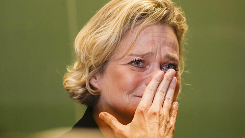 Tränen bei Neu-Prinzessin Delphine von Belgien: Nach jahrelangem Kampf ist sie endlich ein anerkanntes Mitglied des Königshauses.