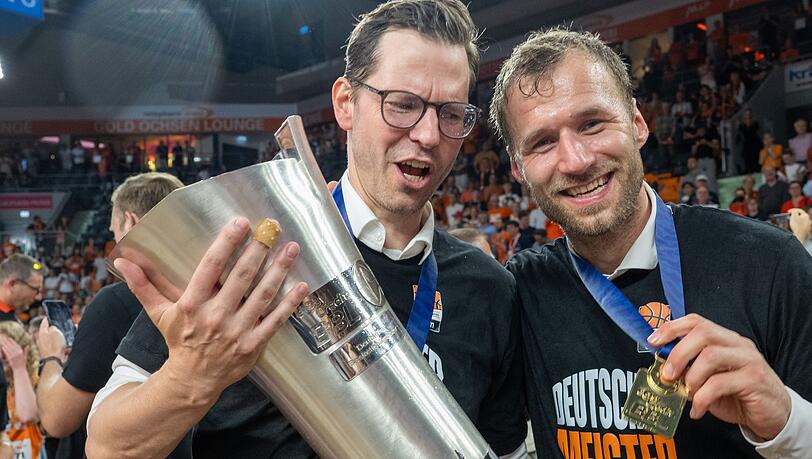 Anton Gavel (r) trifft in M&uuml;nchen einen alten Bekannten. (Archivbild)