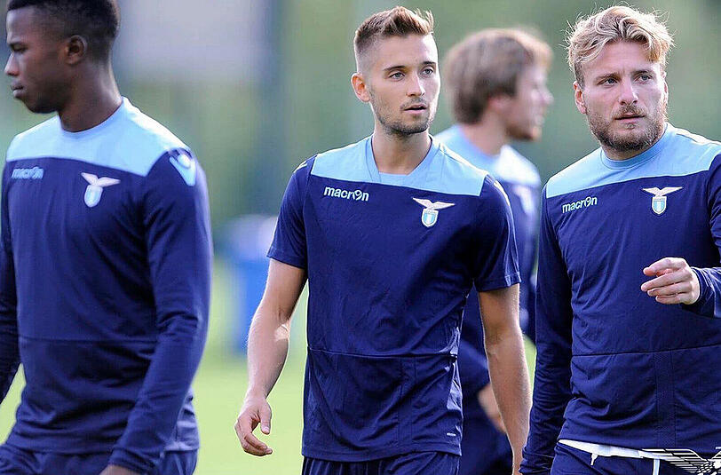 Moritz Leitner (Mitte) im Kreise seiner neuen lazio-Kollegen. Rechts Ciro Immobile, ehemals ebenfalls Borussia Dortmund.