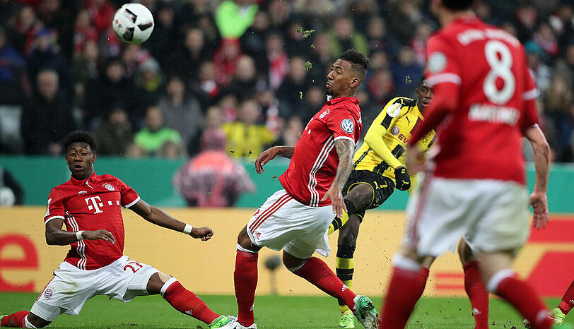 26. April 2016, DFB-Pokal: "Das tut weh", sagt ein frustrierter Karl-Heinz Rummenigge nach dem 2:3 daheim im Pokal-Halbfinale. Alles deutet auf den Finaleinzug der Bayern hin, die den BVB beherrschen und reihenweise die besten Chancen vergeben. Dortmund dreht das Spiel dank Ousmane Dembélé.