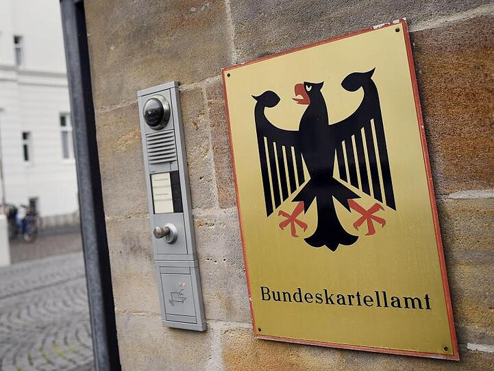 Die Fleischverarbeiter Kemper und Reinert dürfen fusionieren. Das hat das Bundeskartellamt entschieden.