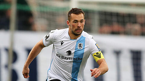 Felix Weber läuft zukünftig für RW Essen in der Regionalliga auf. Felix Weber läuft zukünftig für RW Essen in der Regionalliga auf.