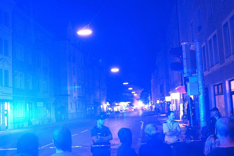 Ganz Schwabing in Blaulicht gehüllt: Am Dienstagabend war Ausnahmezustand