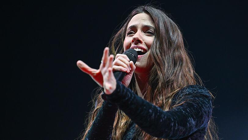 Vanessa Mais Podcast "On Mai Way" ist abgesetzt worden. Vanessa Mais Podcast "On Mai Way" ist abgesetzt worden.