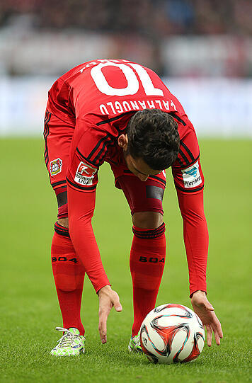 Nicht nur als Freistoßschütze gefragt: Leverkusens neuer Zehner Hakan Calhanoglu.