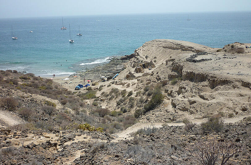 Blick auf den Aussteiger-Strand im Süden Teneriffas.