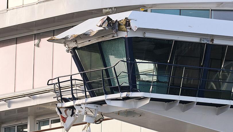 Die beschädigte "Mein Schiff 3" muss in eine Werft. Die beschädigte "Mein Schiff 3" muss in eine Werft.