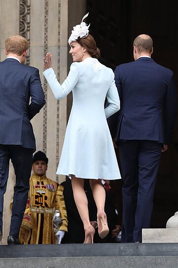 Prinz Harry, Herzogin Kate und Prinz William auf dem Weg in die St.-Pauls-Kathedrale