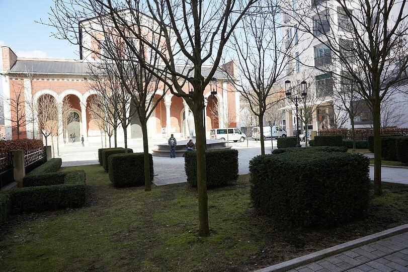 Die Grünanlage in den Lenbachgärten hin zur Karlstraße: Hier wird gerne herumgehoppelt.