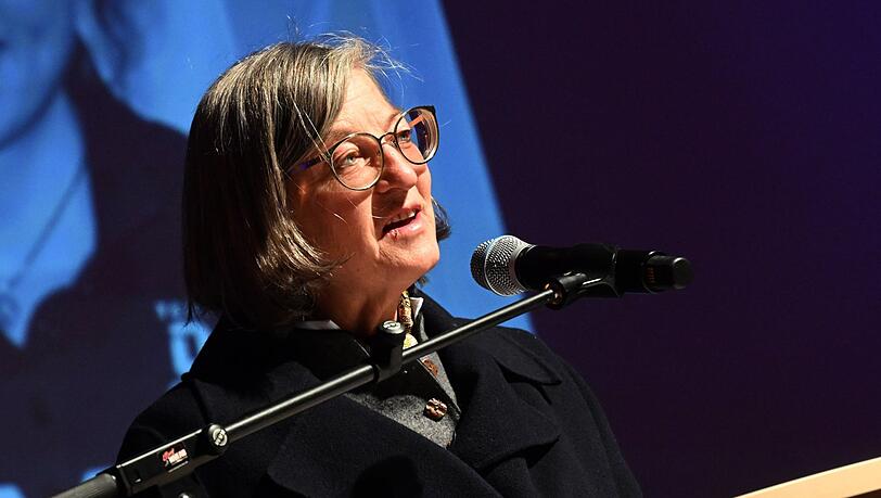 Bürgermeisterin Elisabeth Koch (CSU) hatte die Benennung des Kurparks nach Laura Dahlmeier vorangebracht. Bürgermeisterin Elisabeth Koch (CSU) hatte die Benennung des Kurparks nach Laura Dahlmeier vorangebracht.