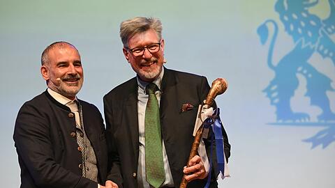 Der neue Pr&auml;sident des Bayerischen Brauerbundes Stefan Kreisz (l) und sein Vorg&auml;nger, Georg Schneider.