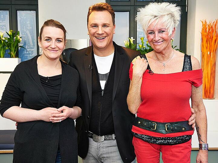 Nicole (li.), Guido Maria Kretschmer und Elke sind ein perfektes Gespann für die erste Show