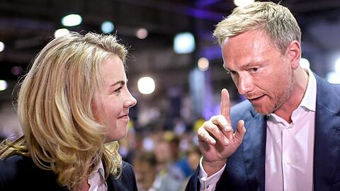 Gute Ergebnisse für beide: Linda Teuteberg, die neue FDP-Generalsekretärin, und Parteichef Christian Lindner beim Bundesparteitag der Liberalen.