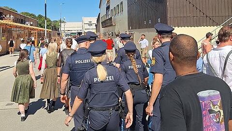 Ärger für Wiesn-Promi: Kurz vor Anstich muss sich eine VIP-Dame vor der Polizei verantworten.